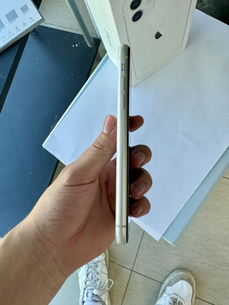 Iphone 11, бял, 64 GB