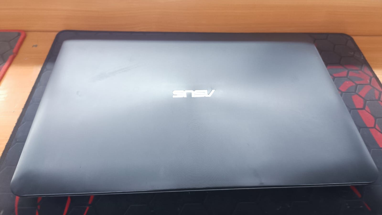 Ноутбук Asus X555l в хорошем состоянии для офиса