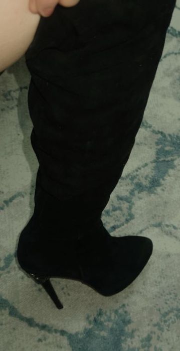 Продам черные ботфорты натуральная замша