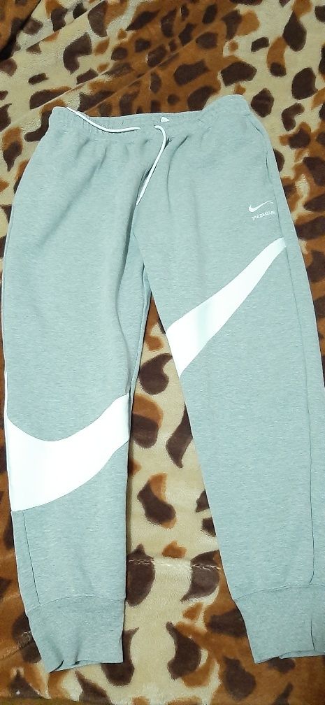 Pantaloni nike gri