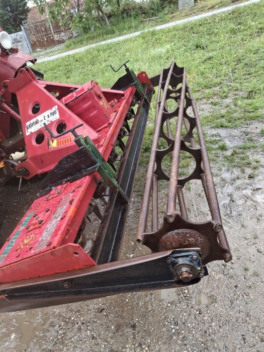 Vând grapă,freză rotativă MORENI de 3 metri