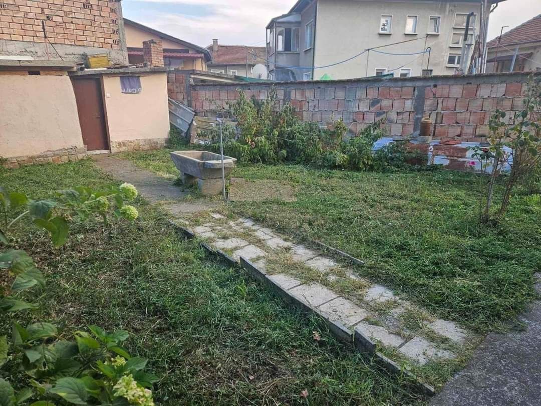 Продава се Етаж от къща в Мездра - 62 кв.м за 646 €/кв.м - Снимка #1