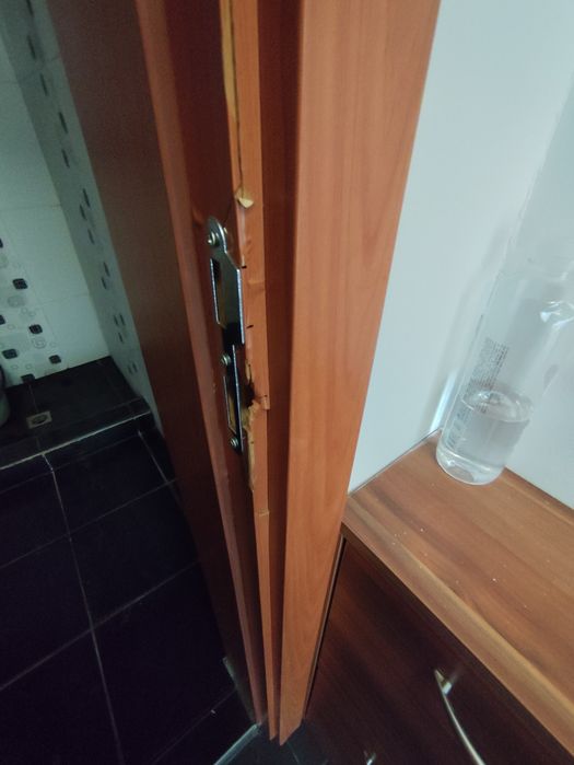 Интериорна врата с каса