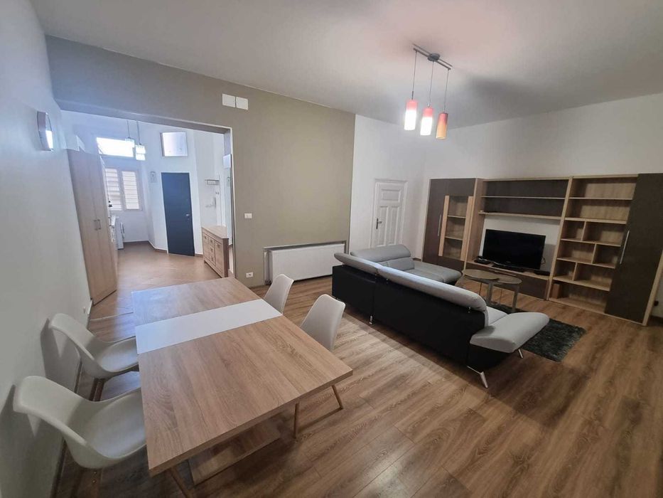 Proprietar de închiriat apartament centru 3 camere