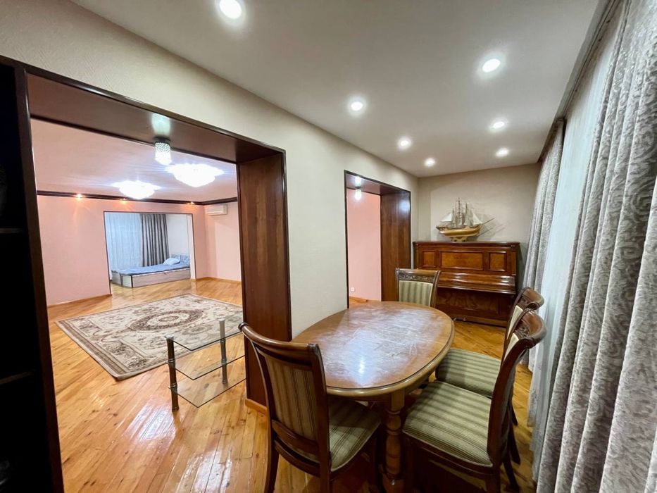 Срочно продажа кв  Ракат Махалля 5 ком 3/4 этаж 236м2