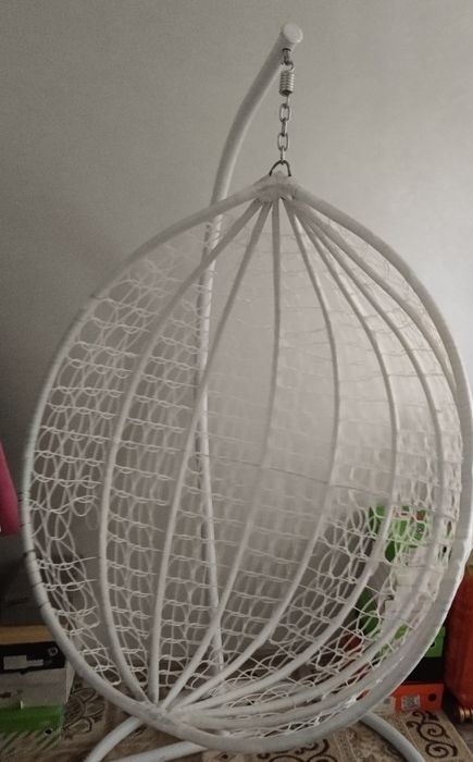 Срочно!!Кресло-Кокон, Новый, вес до 120 кг. удерживает