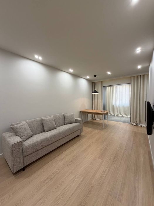 Kvartira Ориентир- Ц-13, Лабзак  4/4/4 81m2 euro remont