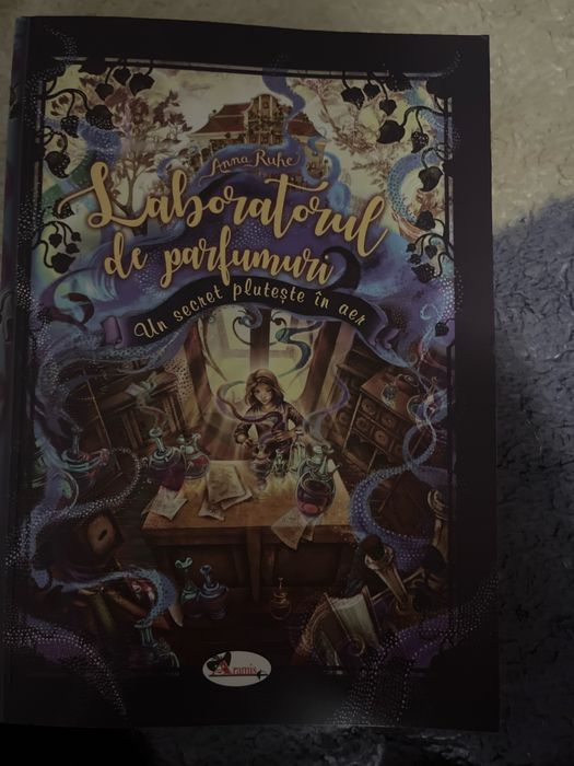 Laboratorul de parfumuri, Anna Ruhe