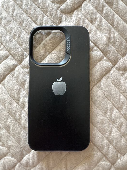 Продам чехол на iphone 15 Pro НОВЫЙ