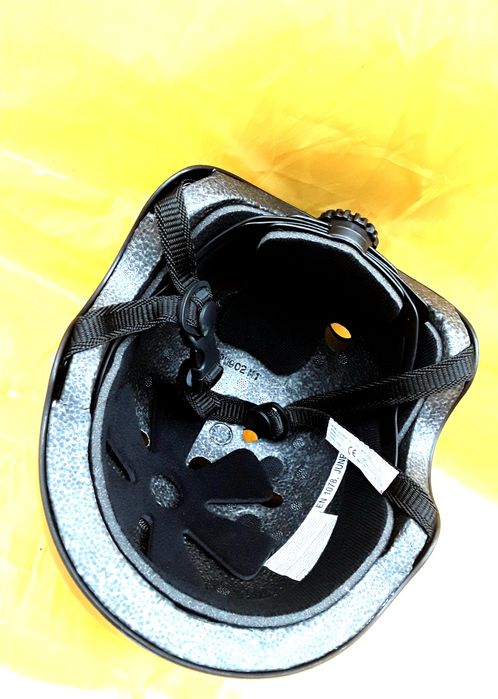 CASCĂ WHEEL HEELS protecție Skateboard, Role, Bicicleta NOUĂ - 60 Lei