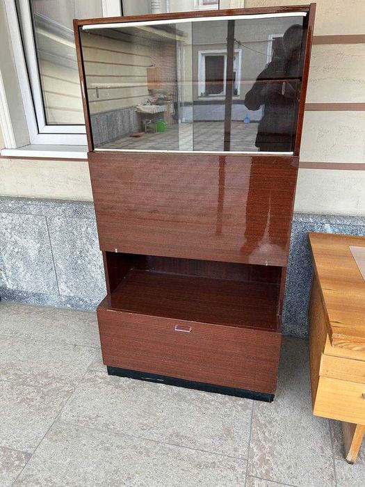 Ish stoli, Kitob Javoni, Televizor stoykasi B/U