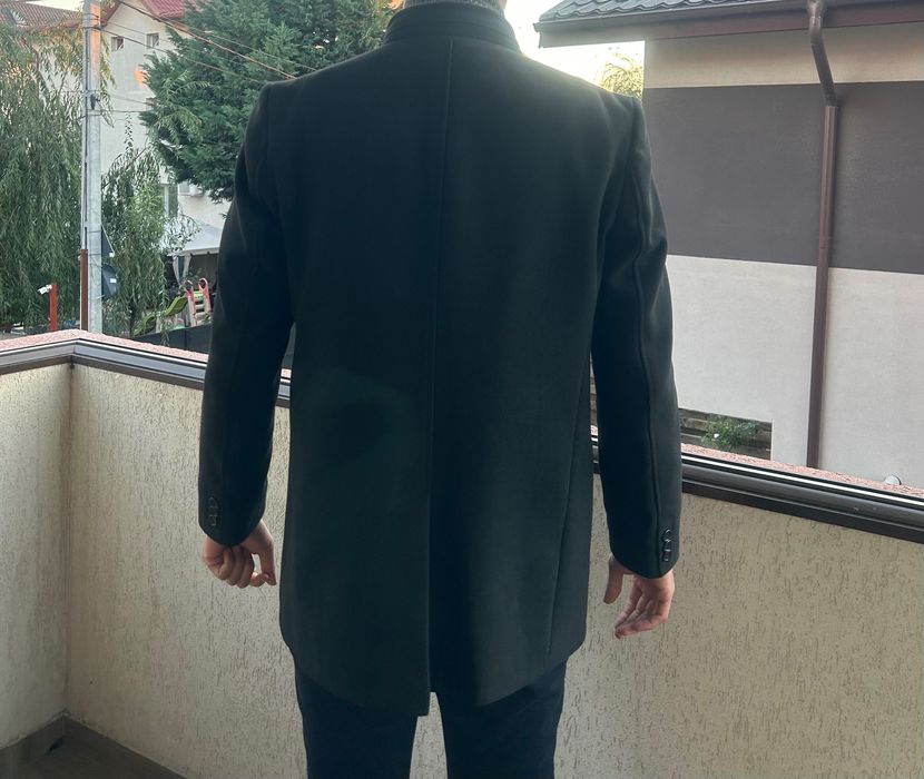 Vând palton bărbătesc