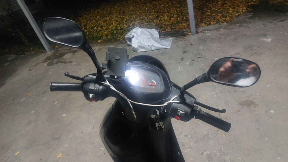 Продам Мопед jogo шлем в подарок