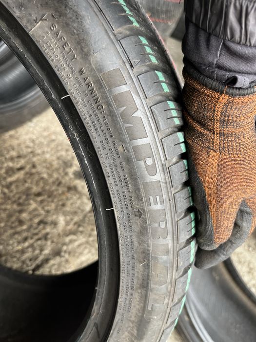 Anvelope All-season 235/40 ZR19