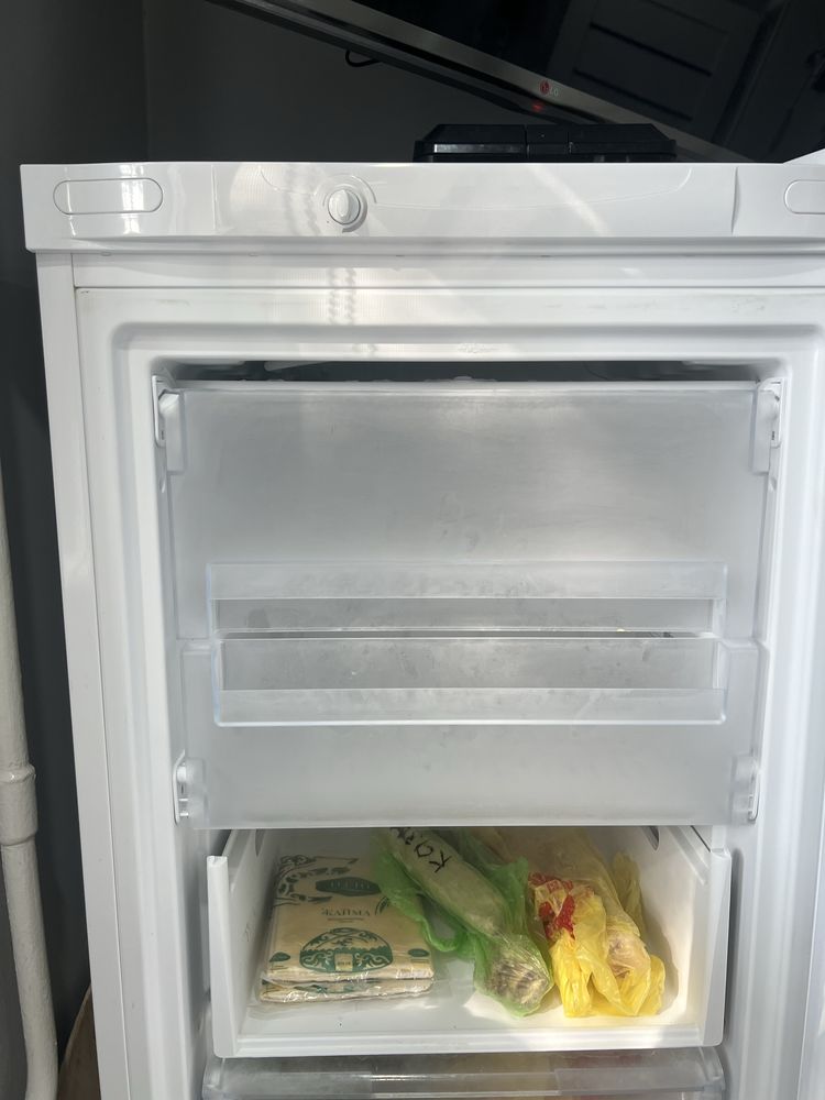 Продам морозильник
