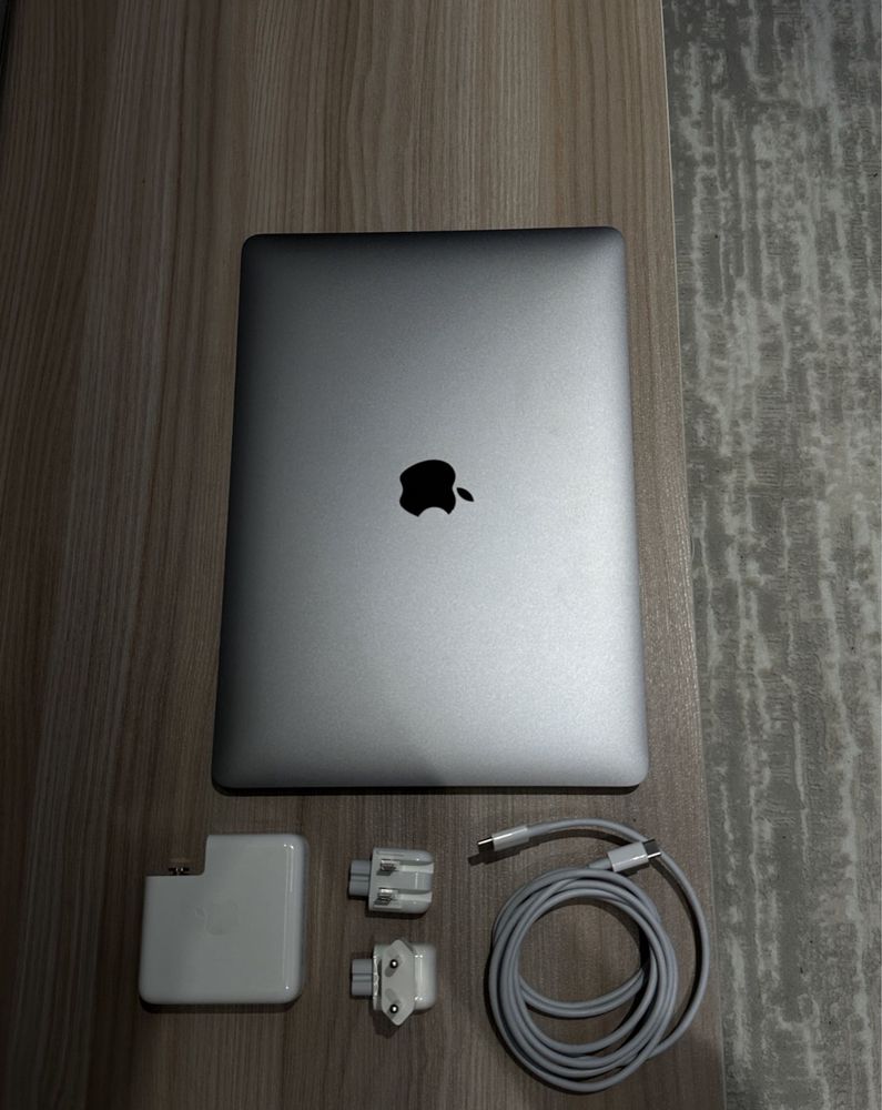 Macbook pro m2. Macbook pro m2 256gb.макбук про м2. Макбук про м2 256г