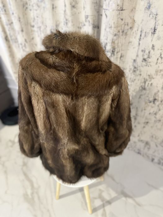 Blana deosebita de bizam