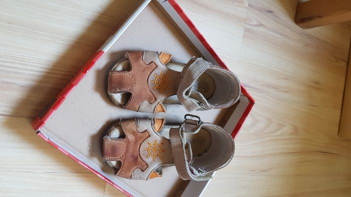 Ghete / cizme / adidasi copii stare foarte buna, sau ca noi