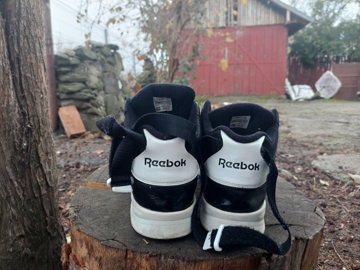 Vând adidasi reebok royal!!