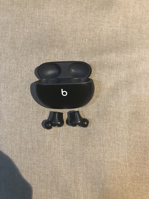 Продаю Срочно Наушники Beats studio buds Оригинал 100%