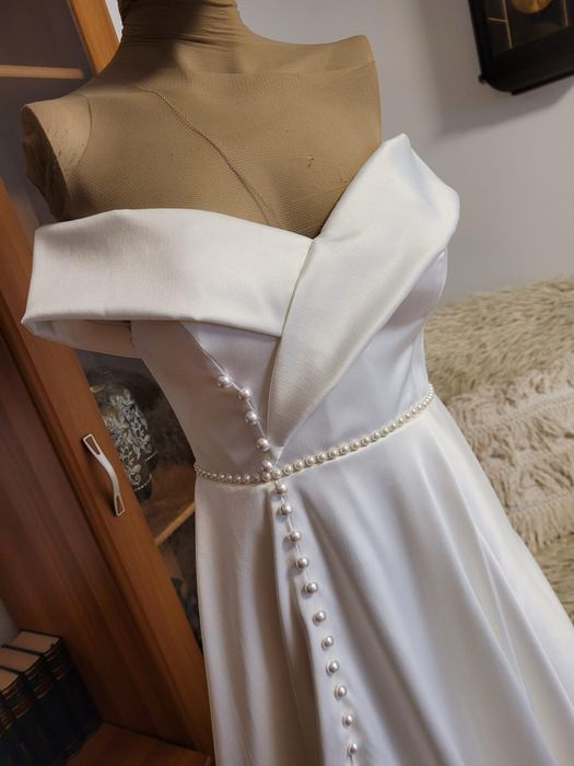 Rochie de mireasa din tafta