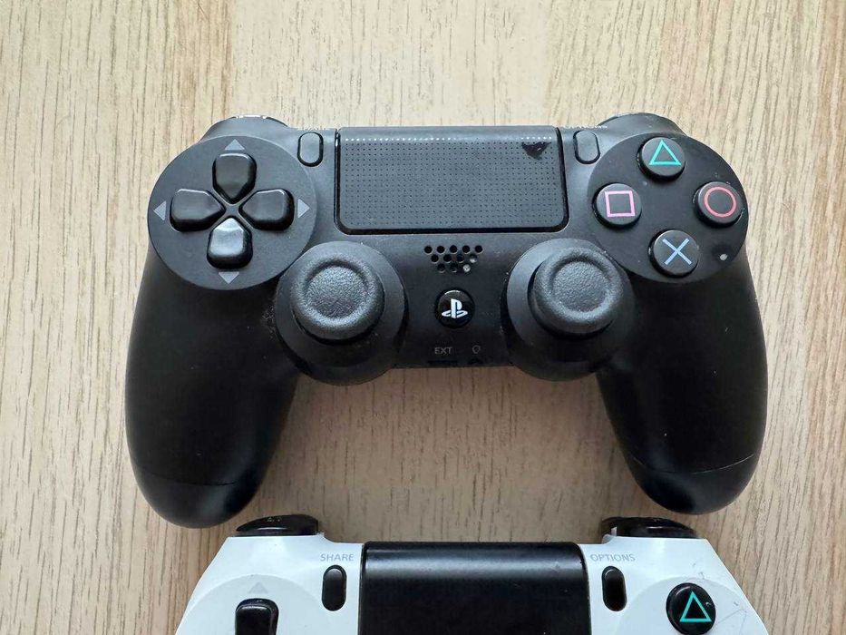 Контролер Sony DualShock 4