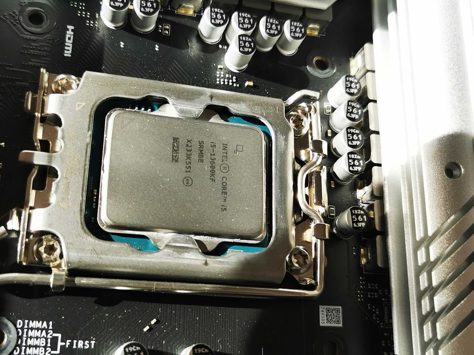 Msi b660m wifi6, 13600k, 4tb m2, 8ram