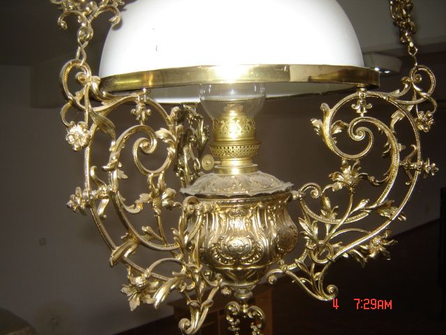 candelabru cu petrol