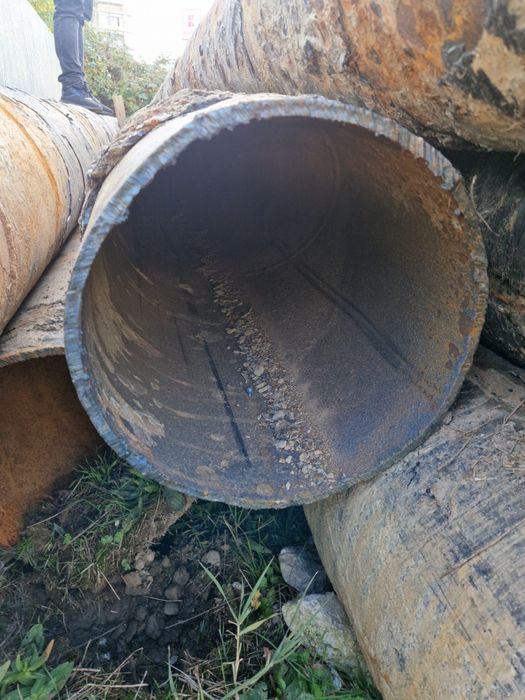 Vând teava metalica diametru 406 cu grosime de 10mm