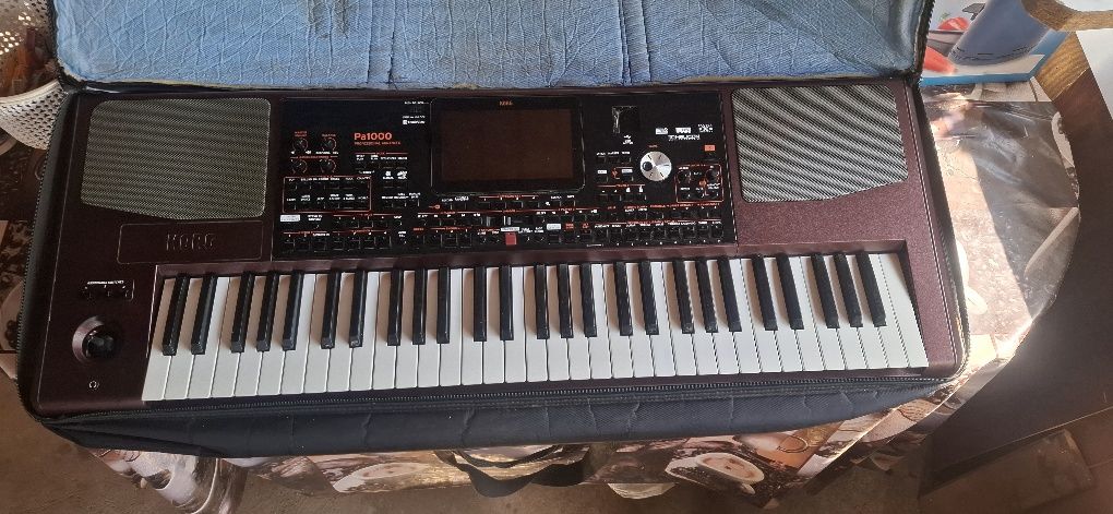продавам korg pa 1000