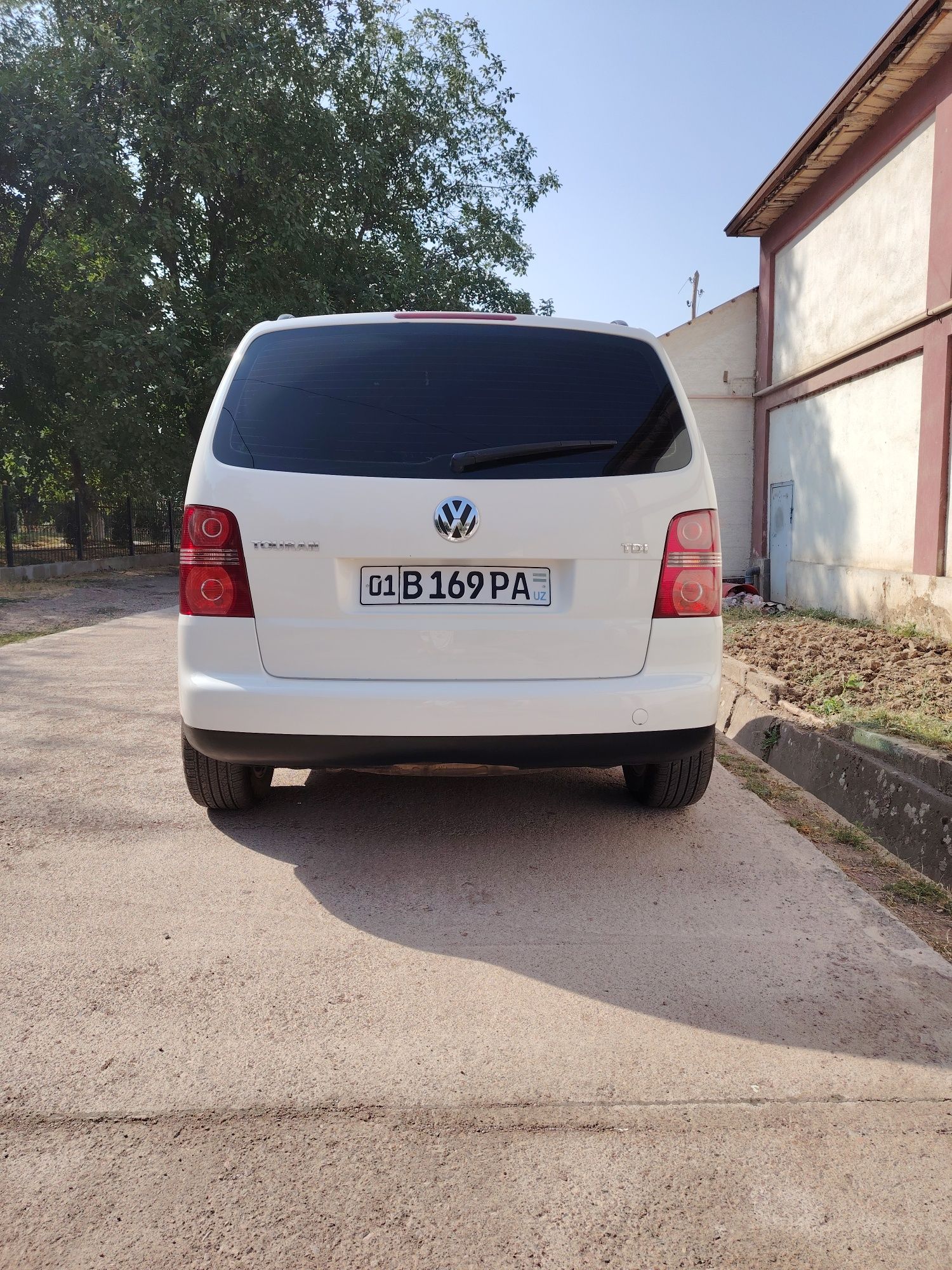 Volkswagen Touran автомат сотилади