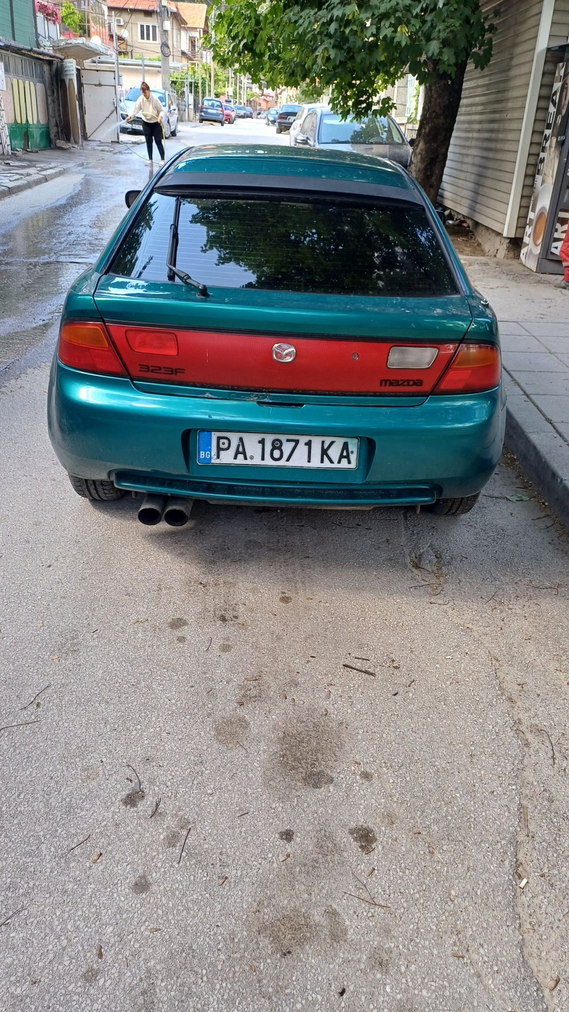 Mazda 323f 1.5..