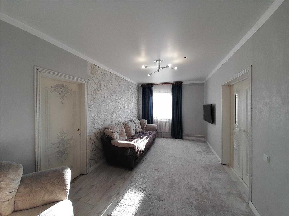 Продам 4 комнатный дом в Отрадном возле автобусной остановки,