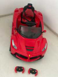 Mașinuța Ferrari cu telecomanda
