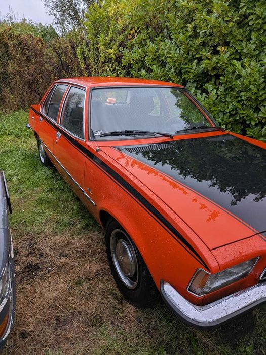 Opel Rekord D (1974) – Restaurat complet, 2.0 benzină, stare excelentă