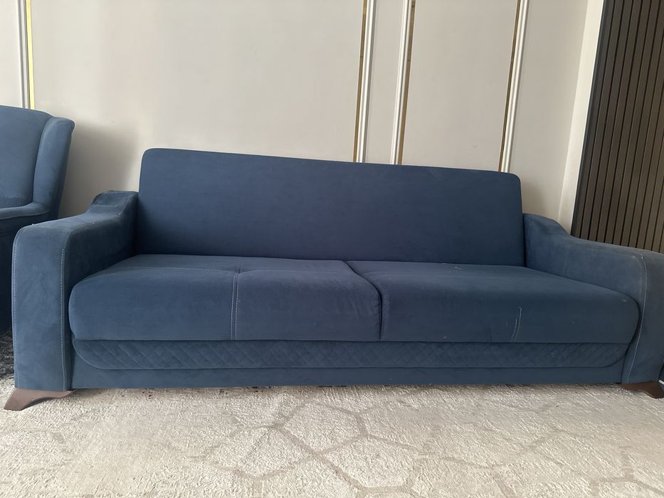 Диван сатылады 2 креслосымен