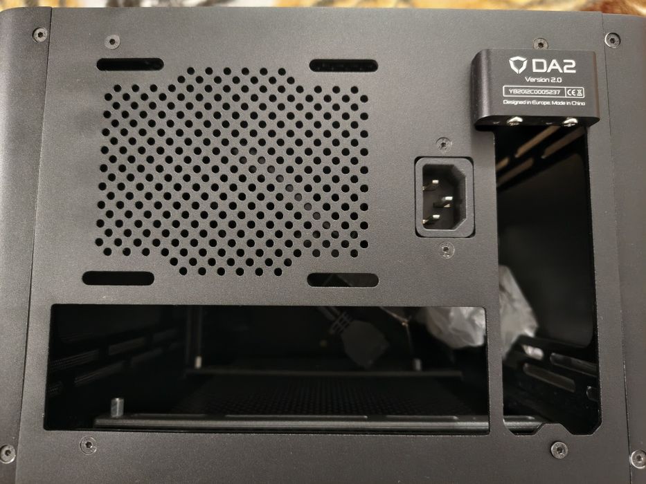 Carcasa si sursa itx Streacom DA2 V2+Corsair SF750