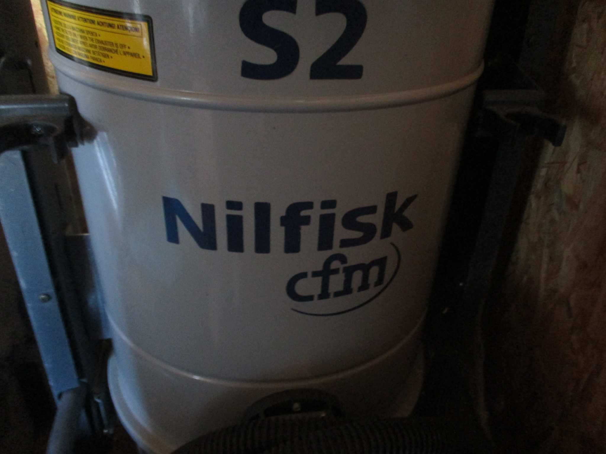 aspirator profesional/industrial nilfisk S2