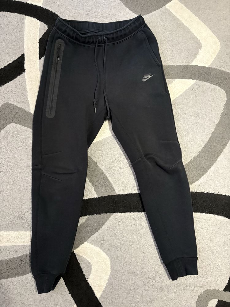 Nike Sportswear Tech Fleece анцуг