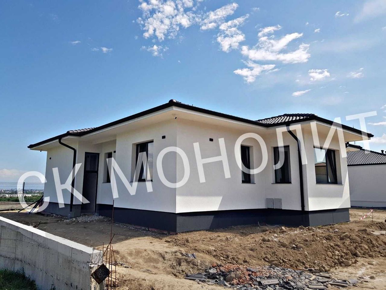 Продава се Къща в Карлово - 160 кв.м за 2000 €/кв.м - Снимка #2