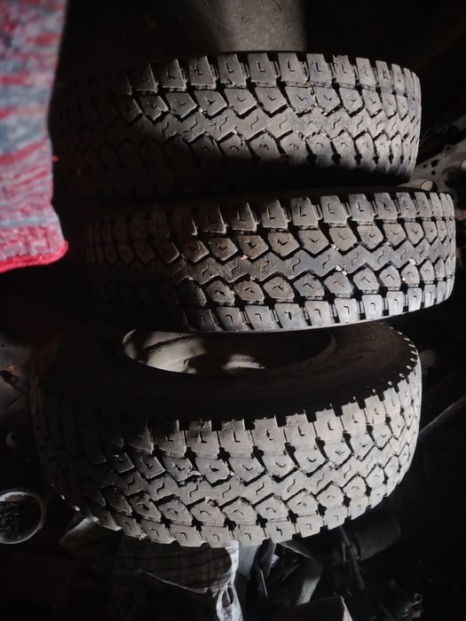 235/75/17.5 продам