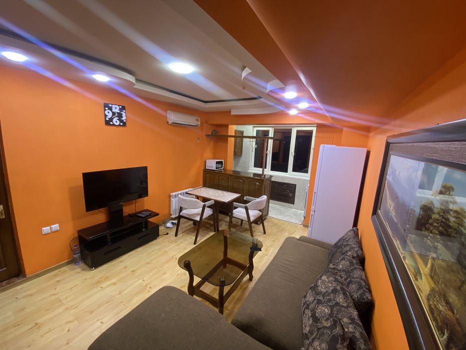 Сдаю свою 1/2 комнатную квартиру на метро Косманавтов Цум