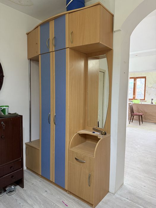 Продаётся прихожая-шкаф