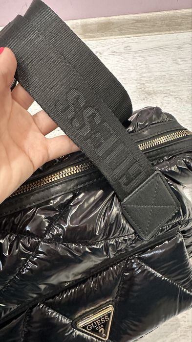 Нова дамска чанта Guess