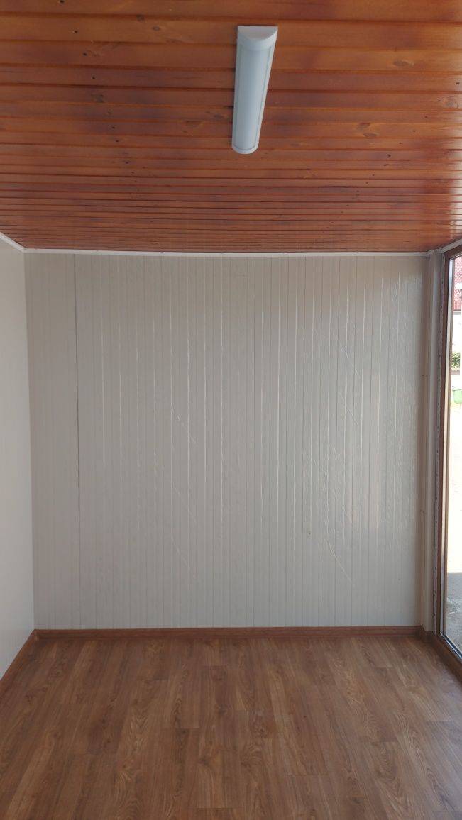 Vand container tip vitrina