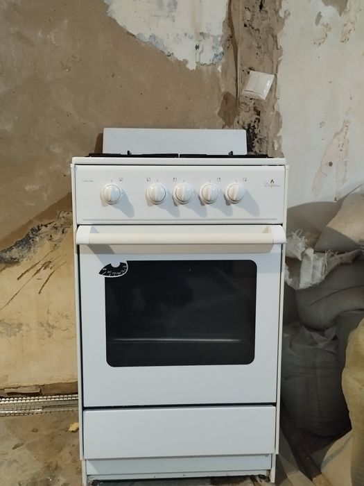 Продам газовую плиту б/у