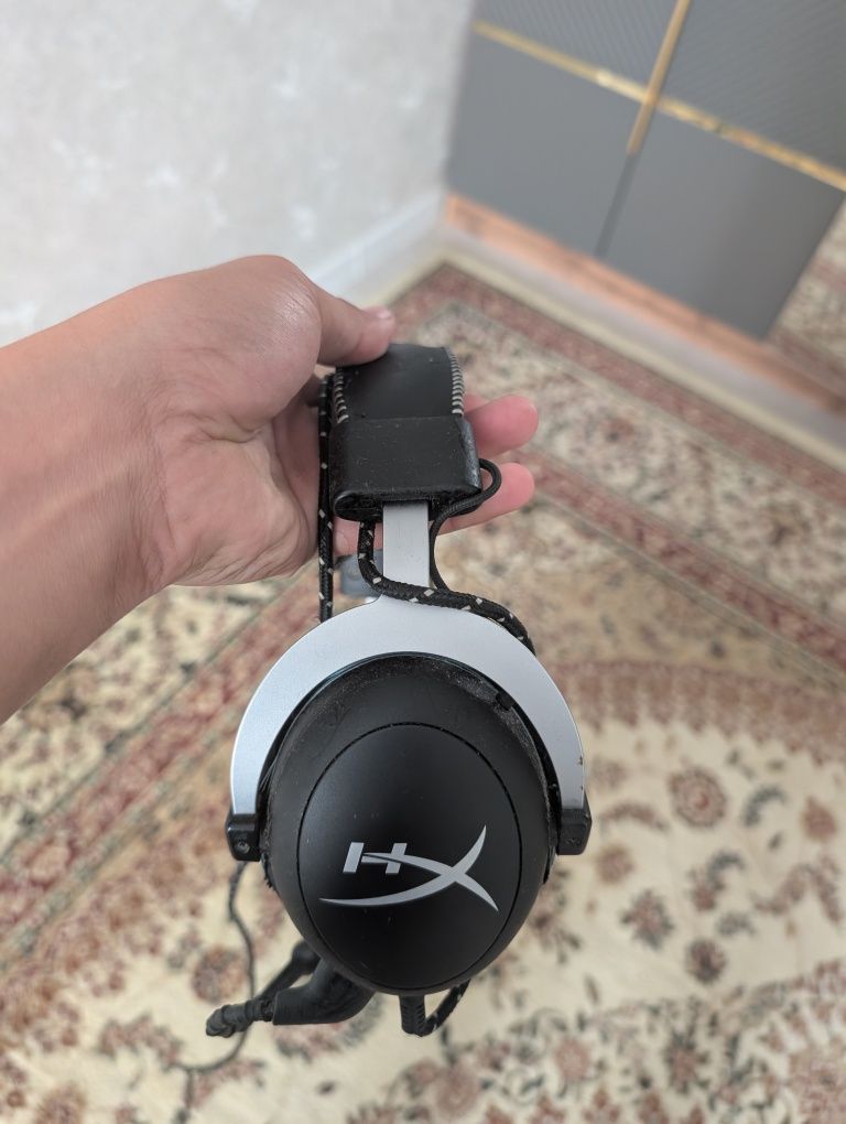 Наушник hyper x cloud