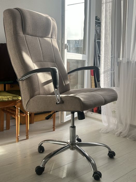 Продам офисное кресло