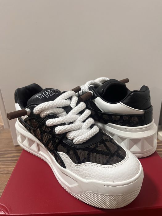 Adidasi Valentino Garavani