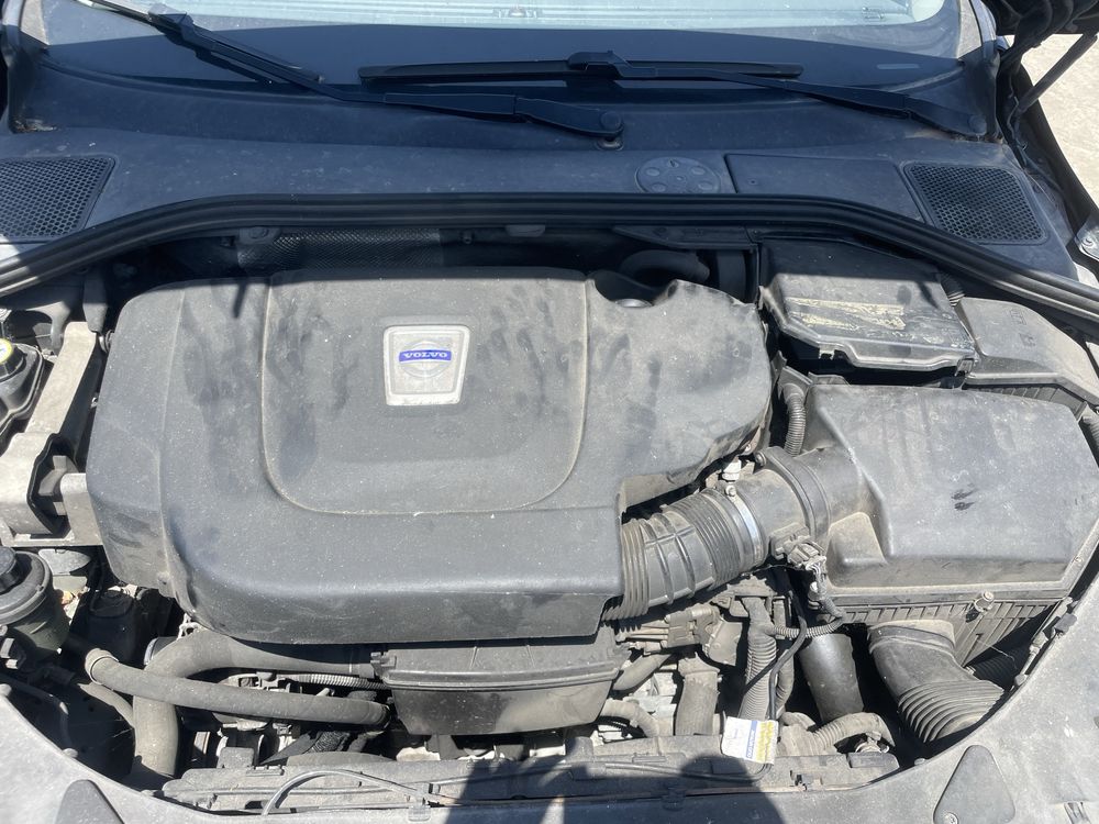 Volvo V60 на части